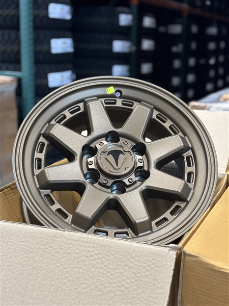 SMX-251 (2023 TOYOTA TACOMA) BRONZE WITH CAP 17X7.5 6X139.7/6X5.5 +13 +106.1 *INCLUDES 14x1.50 OEM T