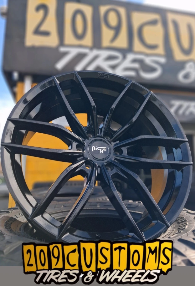 (SET OF 4) 22" NICHE VOSSO GLOSS BLACK 6X135 22X9.5 +30 FORD F-150 SINGLE CAB 305-40-22