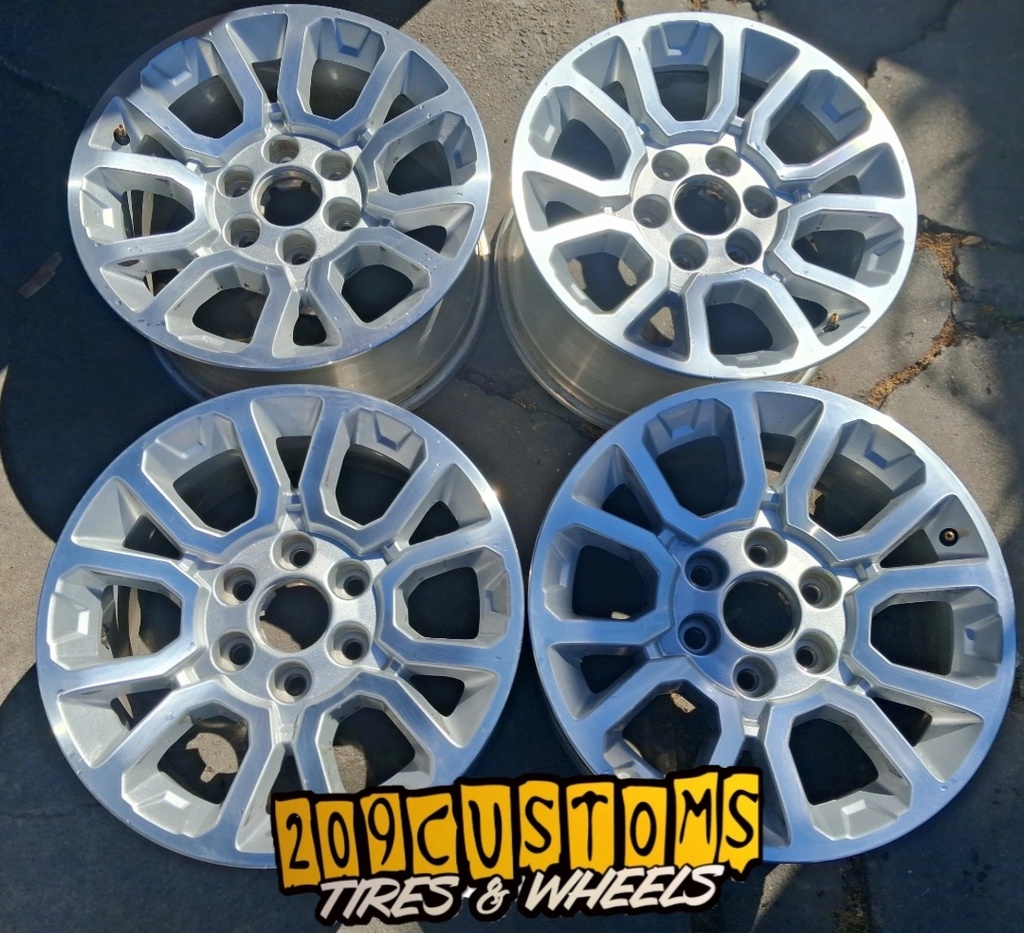 SET OF 4 18” GMC YUKON / SIERRA OEM WHEELS 6X139.7 GREAT CONDITION $500 FOR THE SET $125 EACH FREE SHIPPING