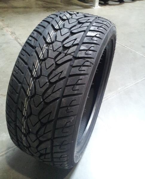 255/30VR30 LIONHART LH-008 104V XL