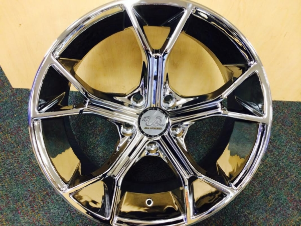 U2-32-M 18X7.5+38 5X120.65 C.B-74.2 CHROME