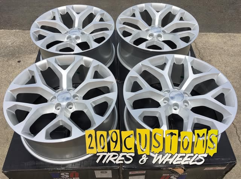 RP032 SNOWFLAKE CHEVY REPLICA 26X10+31 6X139.7 C.B 78.10 SILVER MACHINE FACE