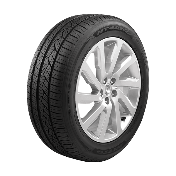 245/65R17XL NITTO NT421Q 111H 640AA 75K BSW