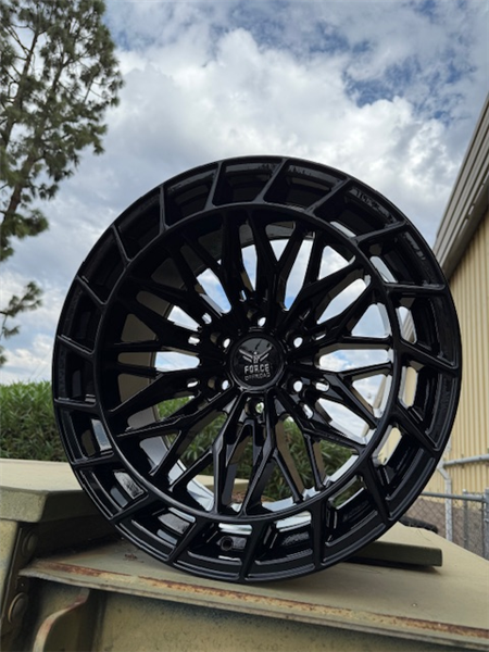 FORCE F56 20X10 6X135 -24MM 87.1 GLOSS BLACK