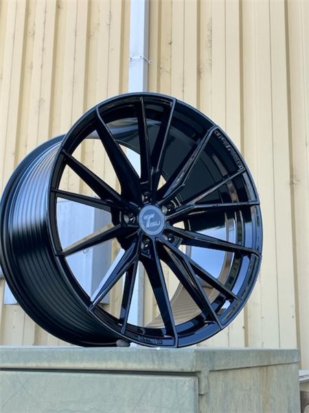 GALAXY 20X10.5 5X114.3 +40MM 73.1 GLOSS BLACK ** FLOW FORM**