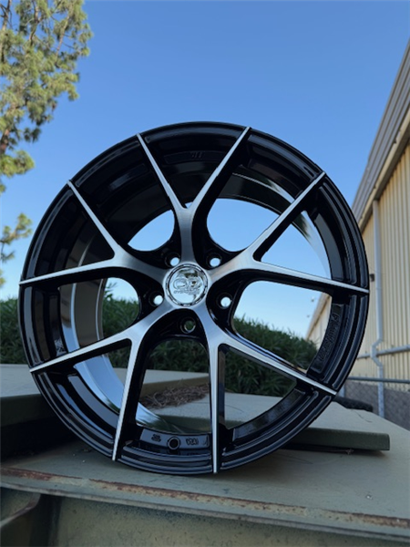 OD3 18X8.5 5X114.3 +40MM 73.1 BLACK MACHINED FACE