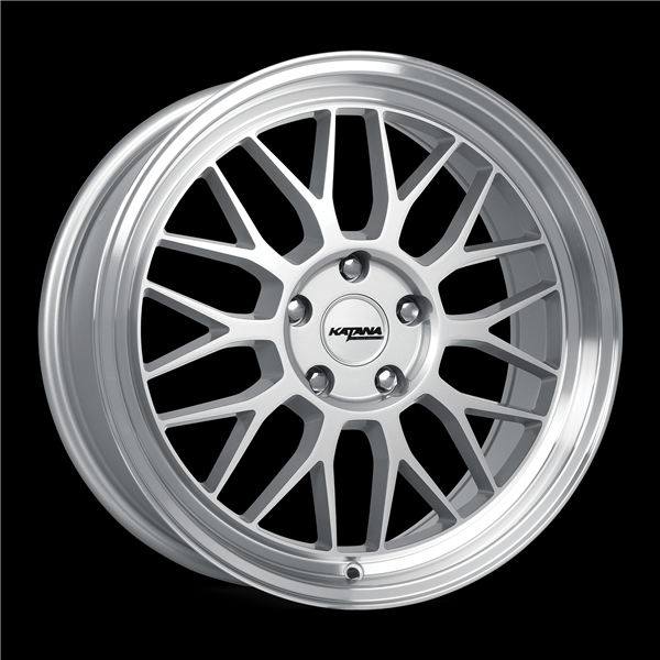 KATANA KR06 18X8 5X114.3 +40 C.B 73.1 GLOSSY SILVER MACHINE LIP
