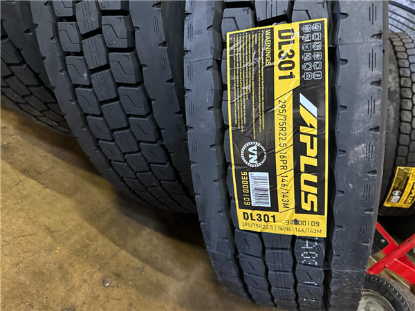 295/75R22.5 APLUS DL301 146/143M CLOSED-SHOULDER DRIVE ( 16 PLY )