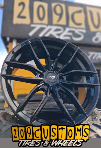 (SET OF 4) 22" NICHE VOSSO GLOSS BLACK 6X135 22X9.5 +30 FORD F-150 SINGLE CAB 305-40-22