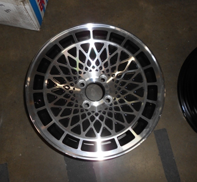 [441158000+25GBML-D] DRIFT L441 DR9 15X8+25 4X100 C.B 73.1 GLOSS BLACK MACHINE FACE & LIP [out-of-round] *d