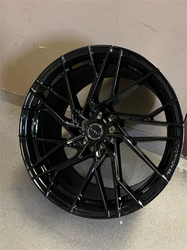 [231442010551143BLK] APEX 20X10.5 5X114.3 +40MM 73.1 GLOSS BLACK ** FLOW FORM**
