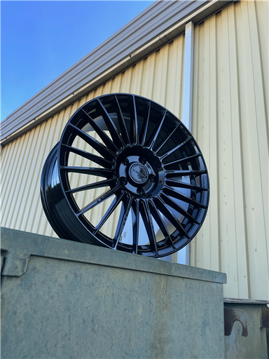 [188514INN] IVISION Innovate 18X8 5X114.3 +35MM 73.1 GLOSS BLACK FLOW FORM*LIGHT WEIGHT**