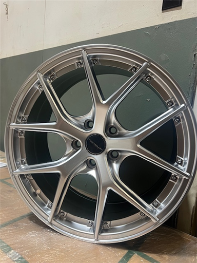 [VS0919855112HSCR] VS09 19X8.5 5X112 +35MM 73.1 HYPER SILVER W/CHROME RIVETS
