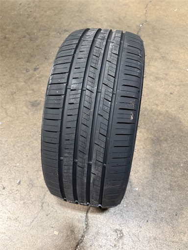 [20000583] 265/40R22 ROYALBLACK RACINGTRAC 106W 420-A-A 50K + ROAD HAZARD